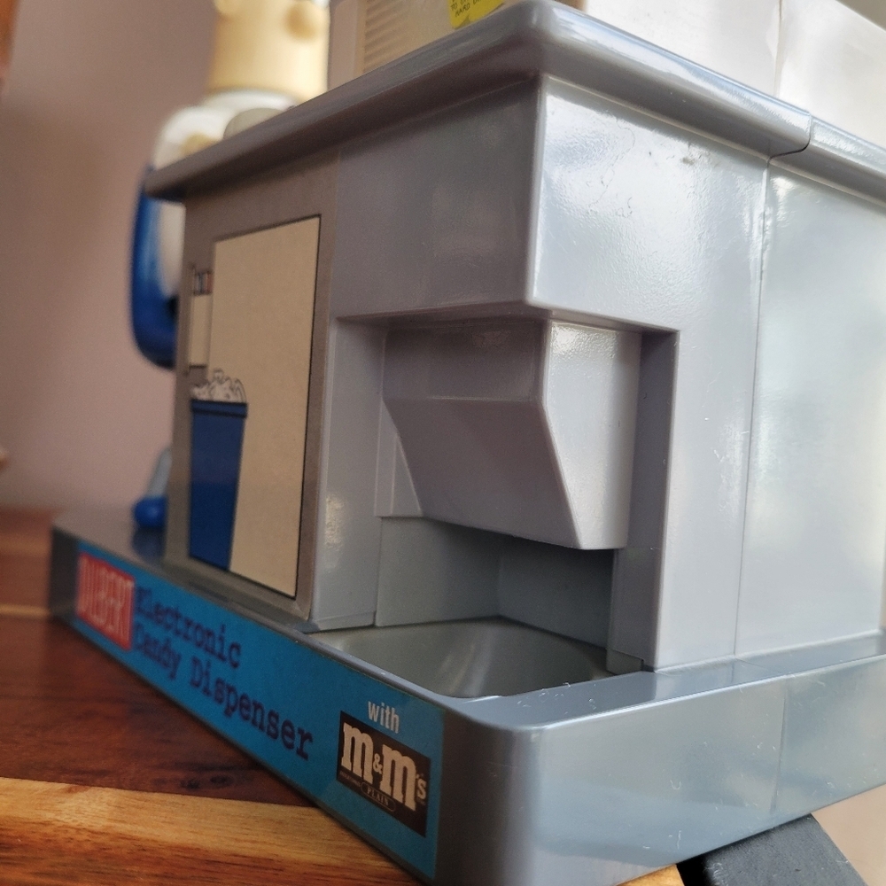 DILBERT 1998 Electronic M&M Candy Dispenser Computer Office Desk As Is - Picture 3 of 14